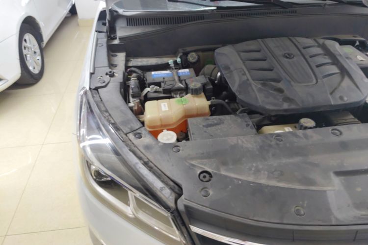 Used Dongfeng Fengon E3 2019 EVR Range-Extended Smart Model Engine Bay Right