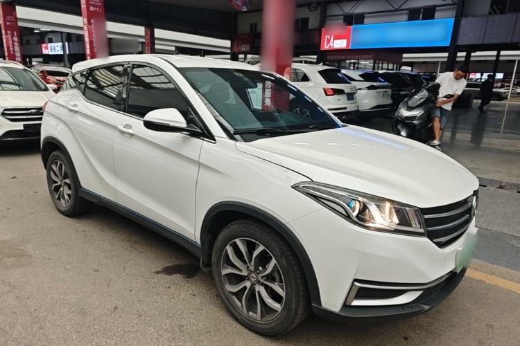 Used Dongfeng Fengon E3 2019 EV Zhiyue Model Custom Edition Front Right 45 Deg