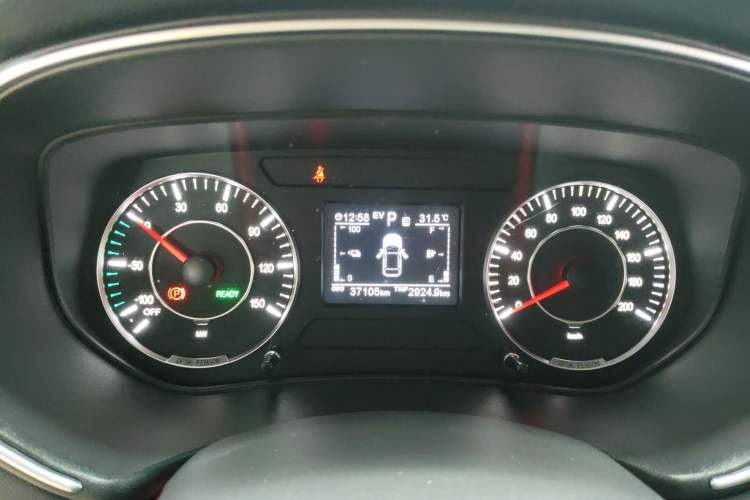 Used Dongfeng Fengon E3 2019 EVR Range-Extended Smart Model Instrument Cluster