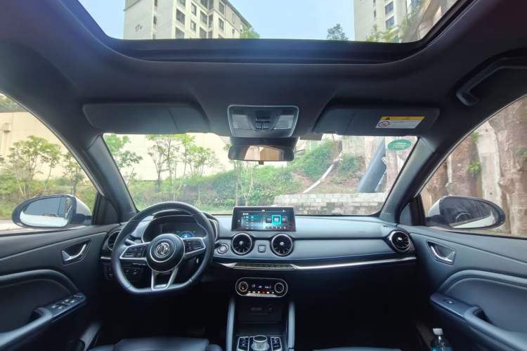 Used Dongfeng Fengon E3 2019 EVR Range-Extended Smart Model Interior 2