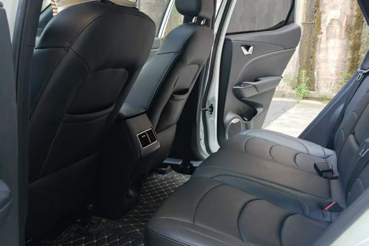 Used Dongfeng Fengon E3 2019 EVR Range-Extended Smart Model Interior 5