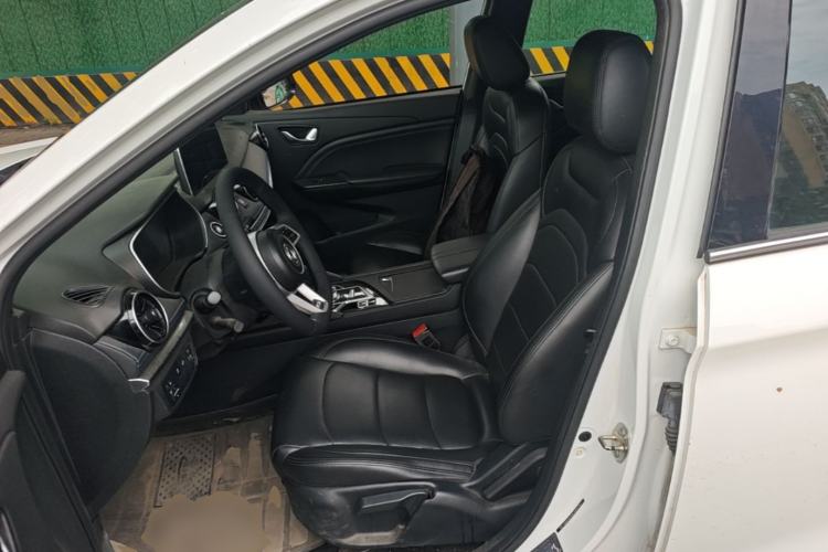 Used Dongfeng Fengon E3 2019 EVR Range-Extended Smart Model Left Front Seat