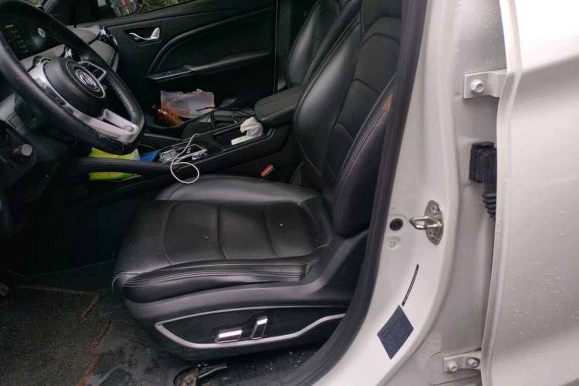 Used Dongfeng Fengon E3 2019 EVR Range-Extended Smart Model Left Front Seat