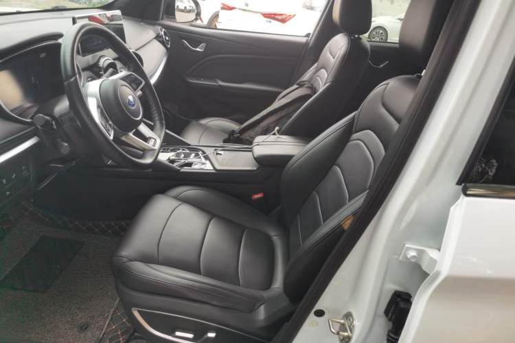 Used Dongfeng Fengon E3 2019 EVR Range-Extended Smart Enjoyment Model Left Front Seat