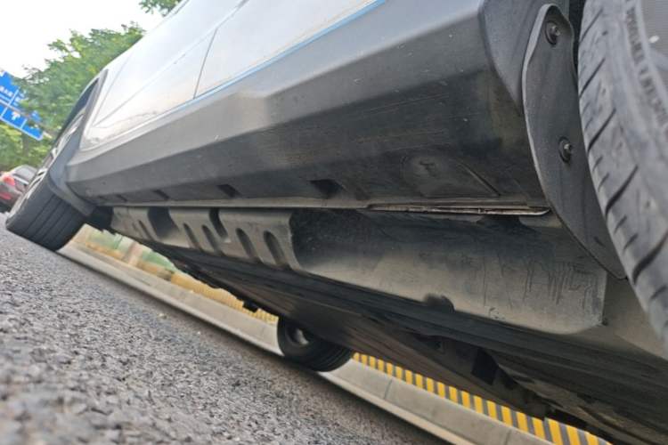 Used Dongfeng Fengon E3 2019 EVR Range-Extended Smart Model Left Side Sill