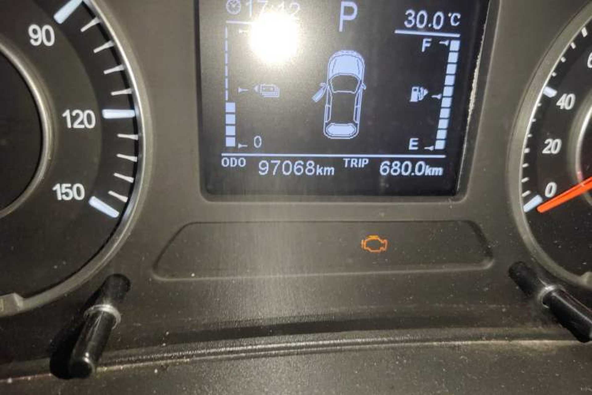 Used Dongfeng Fengon E3 2019 EVR Range-Extended Smart Model Odometer Close Up