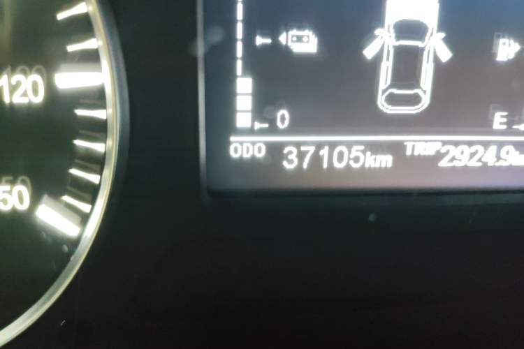 Used Dongfeng Fengon E3 2019 EVR Range-Extended Smart Model Odometer Close Up