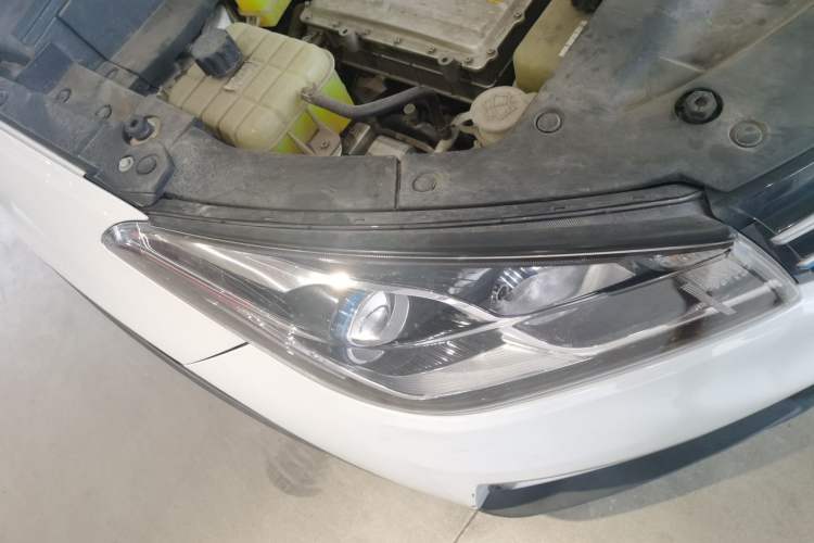 Used Dongfeng Fengon E3 2019 EV Zhiyue Model Right Front Headlight