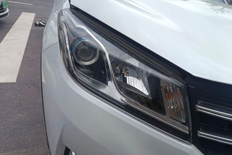 Used Dongfeng Fengon E3 2019 EVR Extended-Range Luxury Model Right Front Headlight