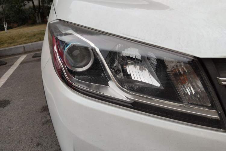 Used Dongfeng Fengon E3 2019 EVR Range-Extended Smart Model Right Front Headlight
