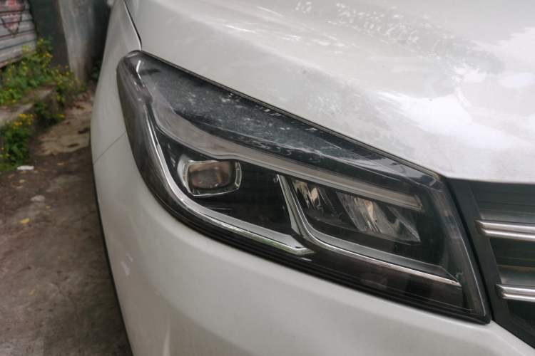 Used Dongfeng Fengon E3 2019 EVR Extended-Range Luxury Model Right Front Headlight