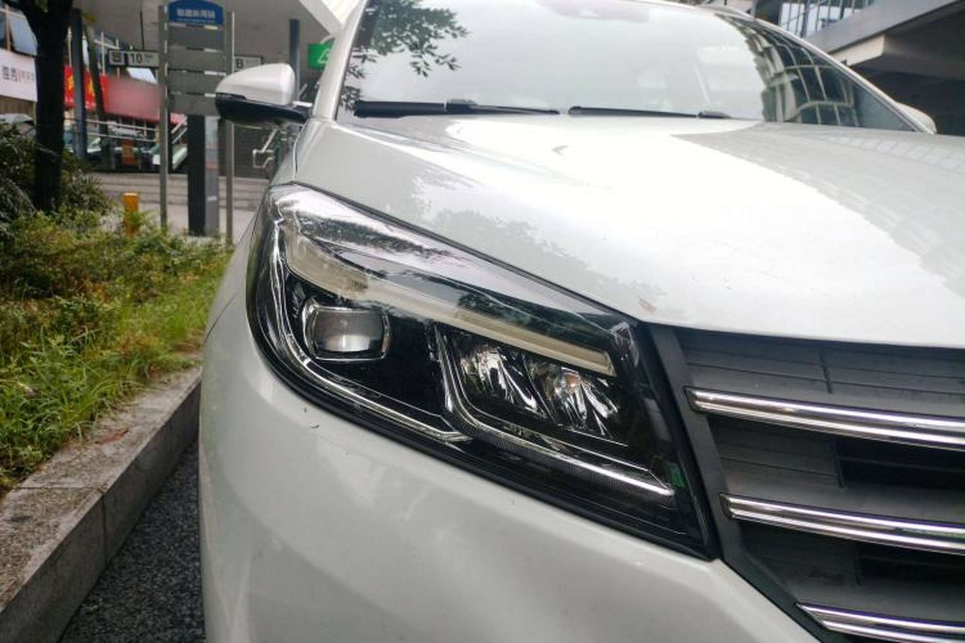 Used Dongfeng Fengon E3 2019 EVR Range-Extended Smart Model Right Front Headlight