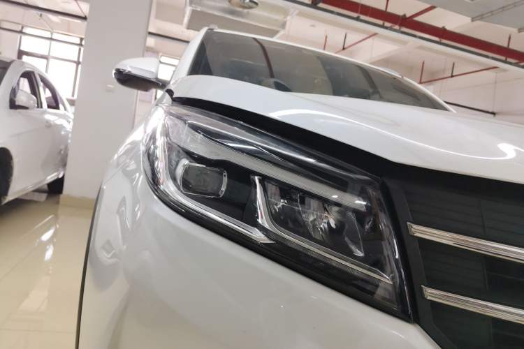 Used Dongfeng Fengon E3 2019 EVR Range-Extended Smart Model Right Front Headlight