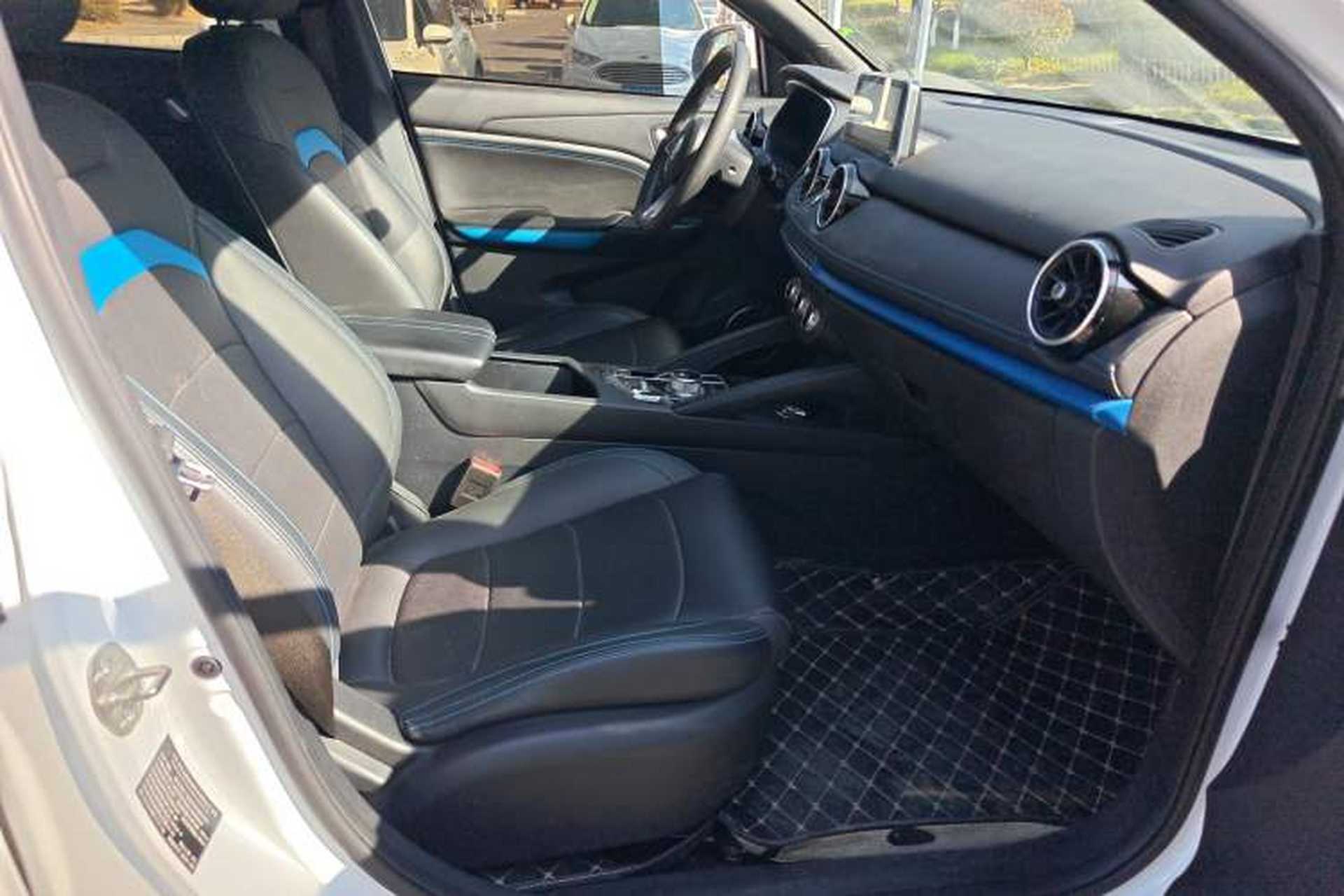 Used Dongfeng Fengon E3 2019 EVR Range-Extended Smart Enjoyment Model Right Front Seat