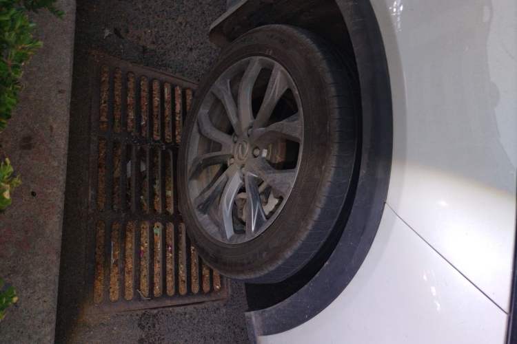 Used Dongfeng Fengon E3 2019 EVR Range-Extended Smart Enjoyment Model Right Front Wheel Hub
