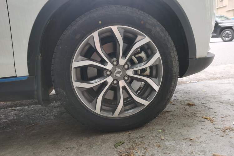 Used Dongfeng Fengon E3 2019 EVR Extended-Range Luxury Model Right Front Wheel Hub