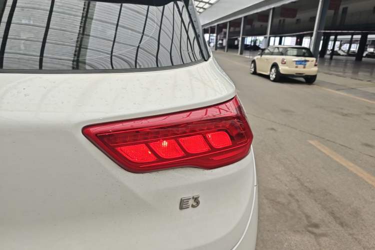 Used Dongfeng Fengon E3 2019 EV Zhiyue Model Custom Edition Right Rear Taillight