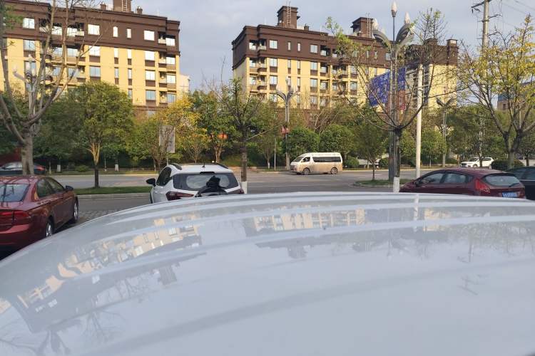Used Dongfeng Fengon E3 2019 EV Zhiyue Model Roof