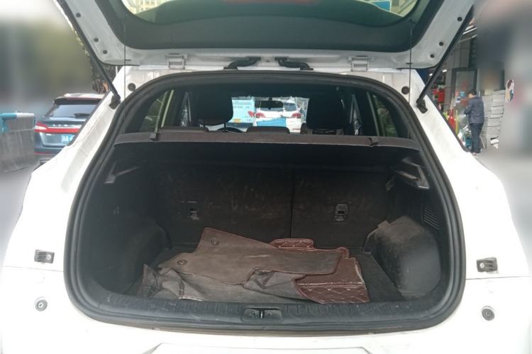 Used Dongfeng Fengon E3 2019 EV Zhiyue Model Trunk