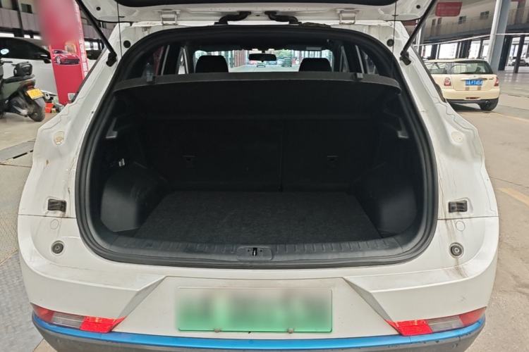 Used Dongfeng Fengon E3 2019 EV Zhiyue Model Custom Edition Trunk