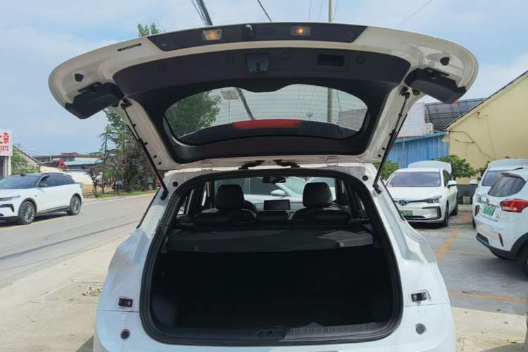 Used Dongfeng Fengon E3 2019 EV Zhihao Model Trunk