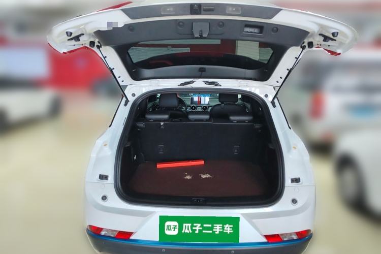 Used Dongfeng Fengon E3 2019 EVR Range-Extended Smart Model Trunk
