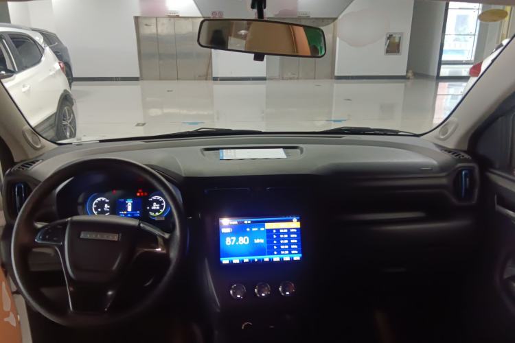 Used Dongfeng Fengon E380 2023 Standard Edition – Comfort Model 7 Seats Center Console