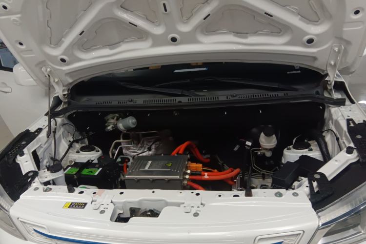 Used Dongfeng Fengon E380 2023 Standard Edition – Comfort Model 7 Seats Engine Bay