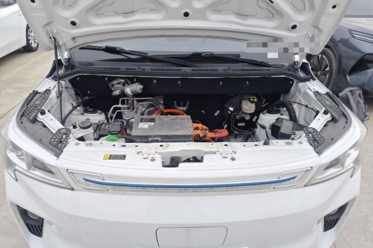 Used Dongfeng Fengon E380 2023 Standard Edition – Comfort Model 7 Seats Engine Bay
