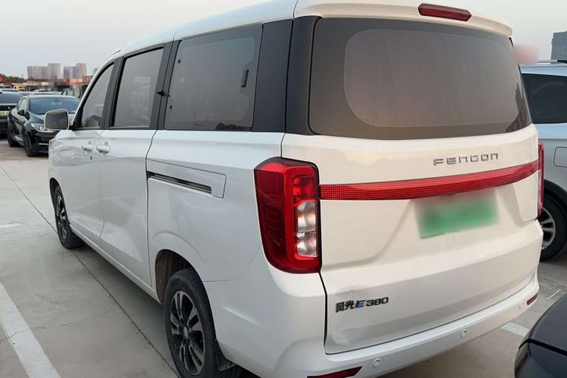 Used Dongfeng Fengon E380 2023 Standard Edition – Comfort Model 7 Seats Exterior 4