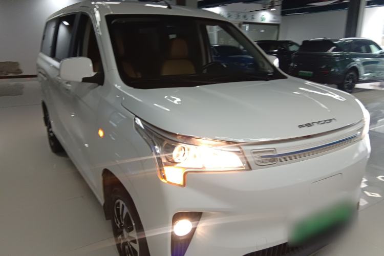 Used Dongfeng Fengon E380 2023 Standard Edition – Comfort Model 7 Seats Front Right 45 Deg
