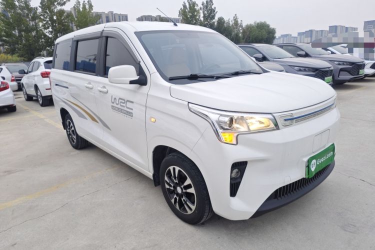 Used Dongfeng Fengon E380 2023 Standard Edition – Comfort Model 7 Seats Front Right 45 Deg