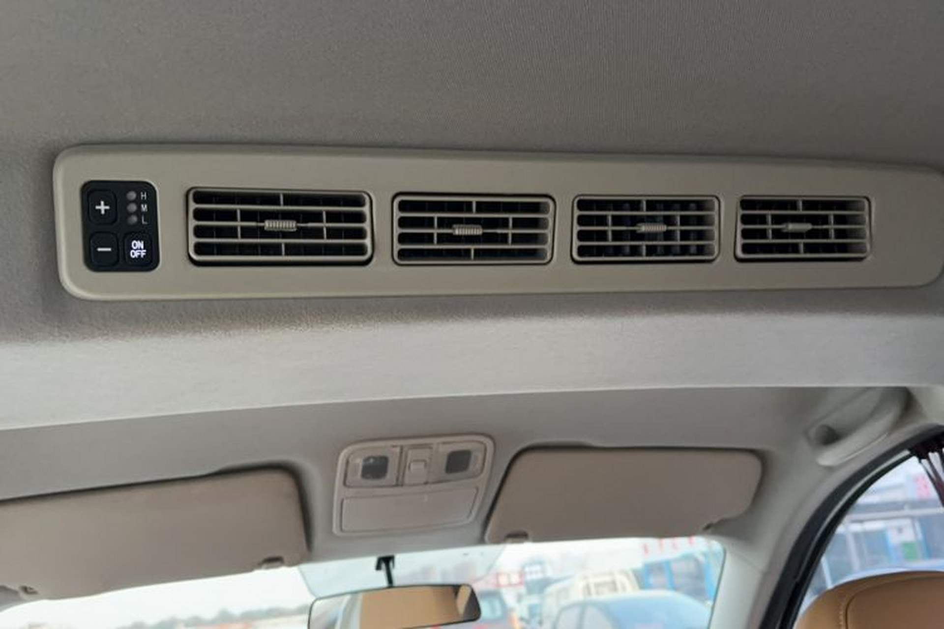 Used Dongfeng Fengon E380 2023 Standard Edition – Comfort Model 7 Seats Headliner