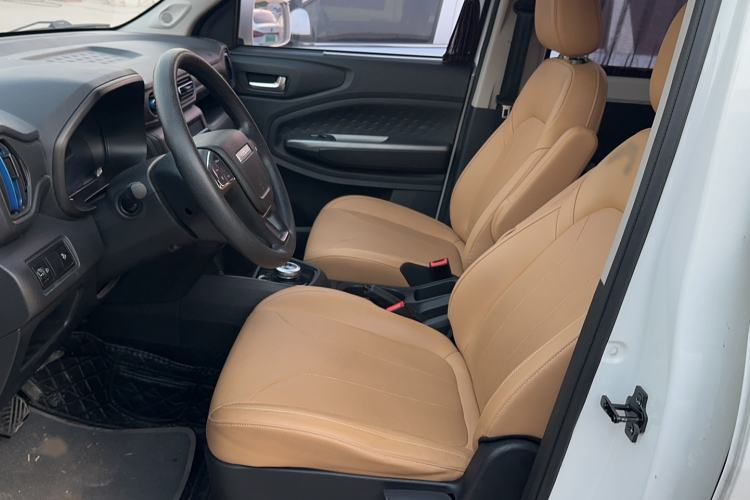 Used Dongfeng Fengon E380 2023 Standard Edition – Comfort Model 7 Seats Interior 1