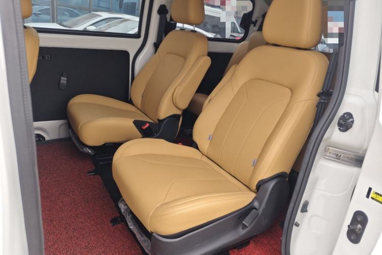 Used Dongfeng Fengon E380 2023 Standard Edition – Comfort Model 7 Seats Left Rear Seat