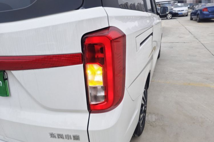 Used Dongfeng Fengon E380 2023 Standard Edition – Comfort Model 7 Seats Right Rear Taillight