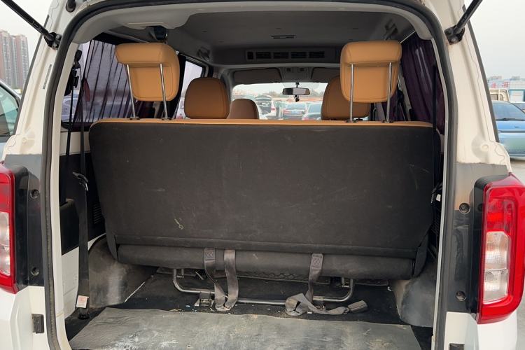 Used Dongfeng Fengon E380 2023 Standard Edition – Comfort Model 7 Seats Trunk