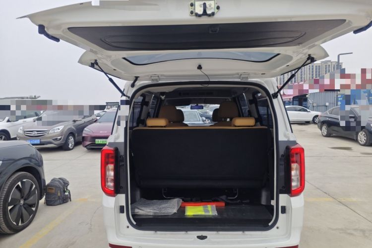 Used Dongfeng Fengon E380 2023 Standard Edition – Comfort Model 7 Seats Trunk