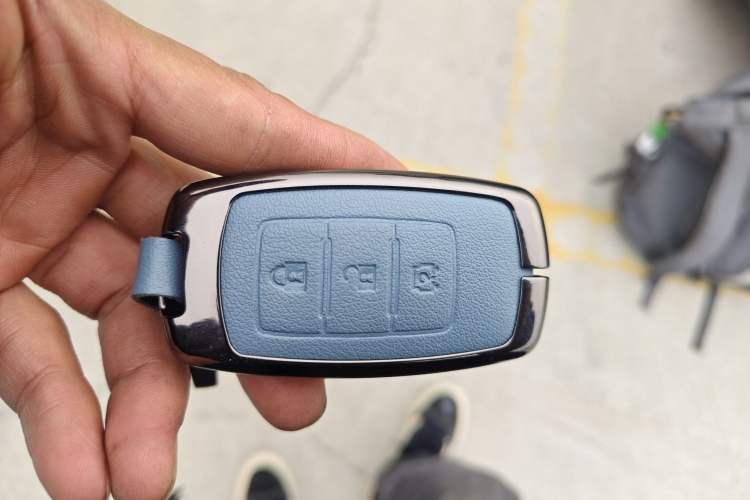 Used Dongfeng Fengon E380 2023 Standard Edition – Comfort Model 7 Seats Vehicle Key