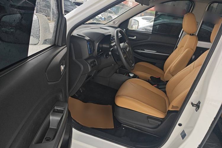 Used Dongfeng Fengon E380 2023 Standard Edition – Comfort Model 7 Seats Driver Seat