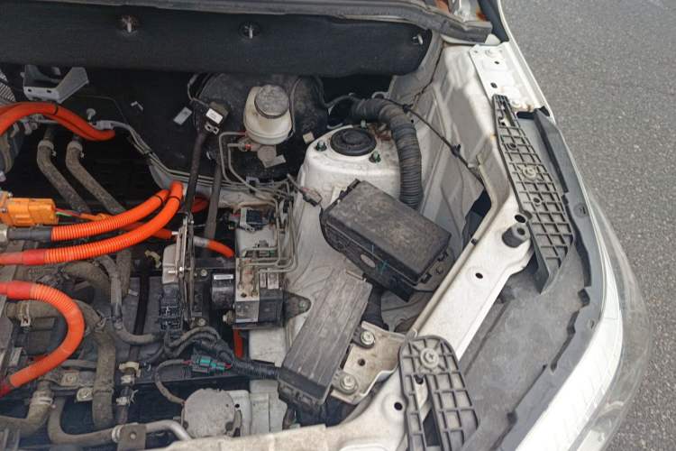 Used Dongfeng Fengon E380 2023 Standard Edition – Comfort Model 5 Seats Engine Bay Left