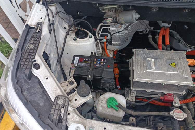 Used Dongfeng Fengon E380 2023 Standard Edition – Comfort Model 5 Seats Engine Bay Right