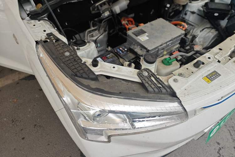 Used Dongfeng Fengon E380 2023 Standard Edition – Comfort Model 7 Seats Engine Bay Right