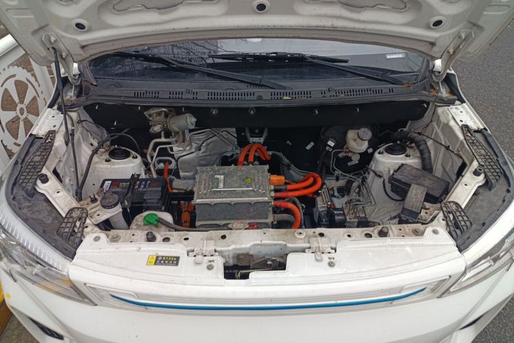 Used Dongfeng Fengon E380 2023 Standard Edition – Comfort Model 5 Seats Engine Bay