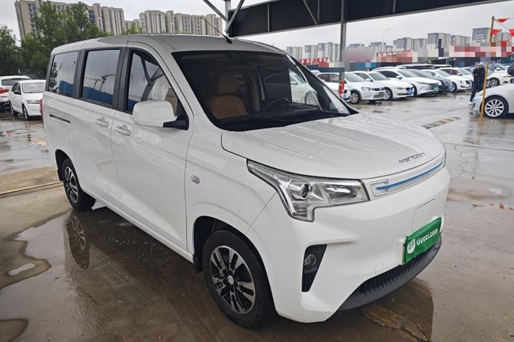 Used Dongfeng Fengon E380 2023 Standard Edition – Comfort Model 7 Seats Front Right 45 Deg