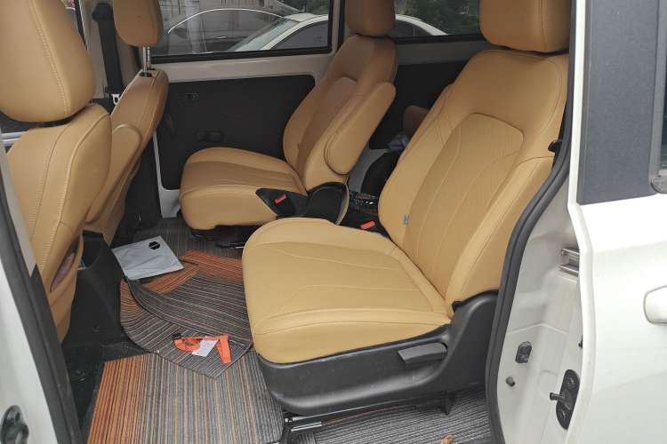 Used Dongfeng Fengon E380 2023 Standard Edition – Comfort Model 7 Seats Left Rear Seat