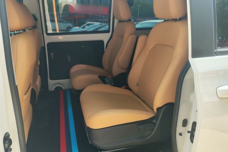 Used Dongfeng Fengon E380 2023 Standard Edition – Comfort Model 7 Seats Left Rear Seat