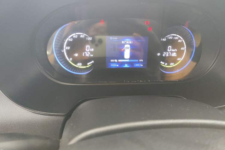Used Dongfeng Fengon E380 2023 Standard Edition – Comfort Model 7 Seats Odometer Close Up