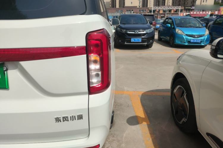 Used Dongfeng Fengon E380 2023 Standard Edition – Comfort Model 7 Seats Right Rear Taillight