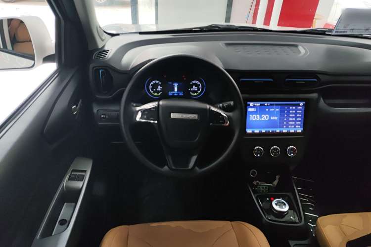 Used Dongfeng Fengon E380 2023 Standard Edition – Comfort Model 7 Seats Steering Wheel
